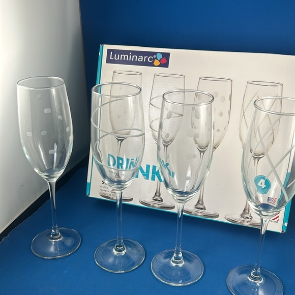 4 Pc Luminarc Soho Fluted Champagne Mix Set Clear Cut  Glass Etched Design NEW! - Picture 2 of 12